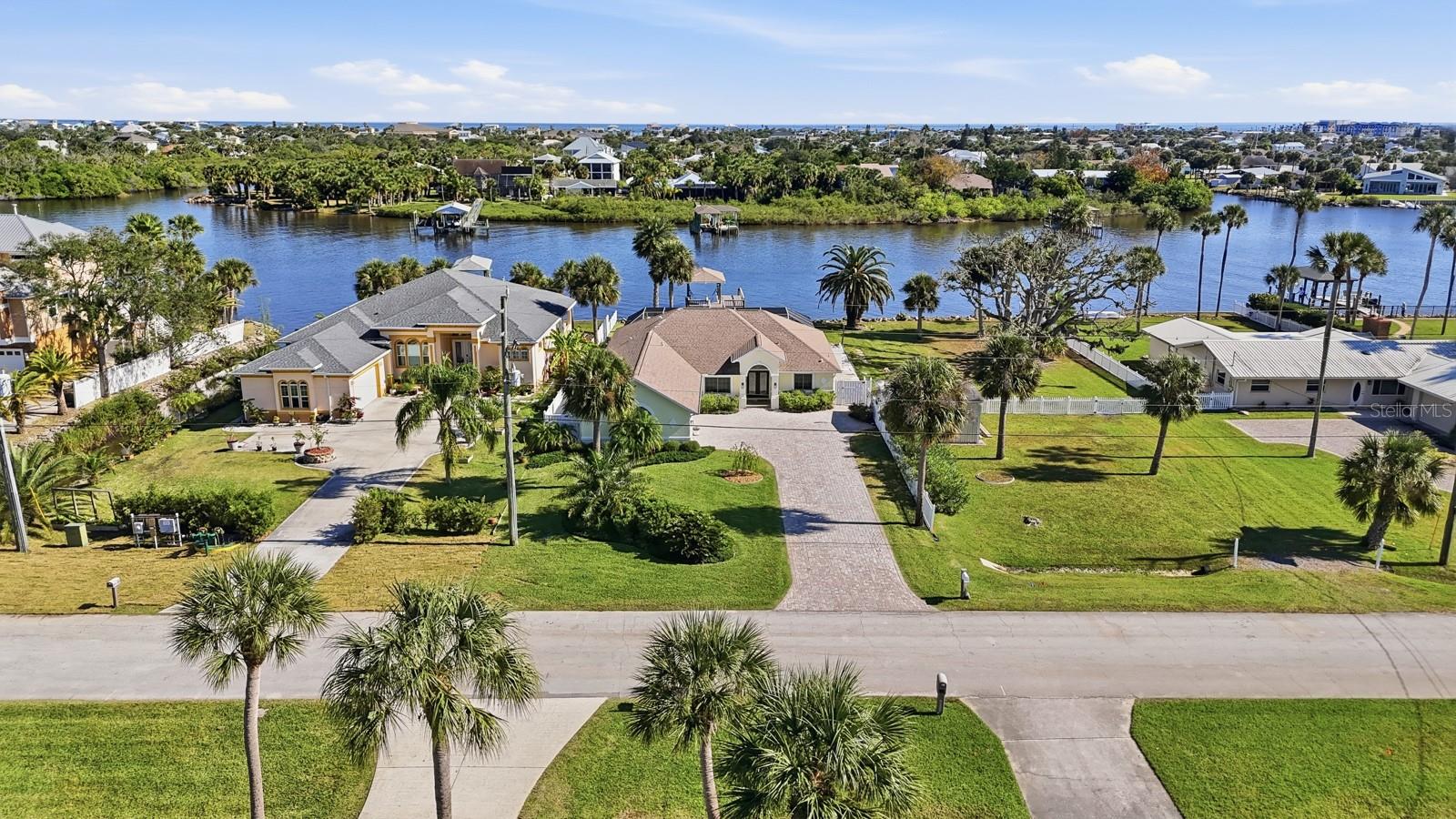 Image 41 of 45 For 470 Lambert Avenue