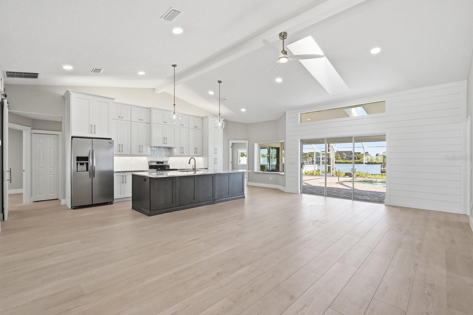 Image 6 of 45 For 470 Lambert Avenue