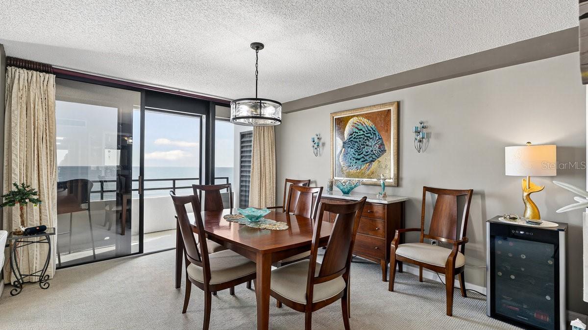 Image 11 of 49 For 1601 Central Avenue 1002