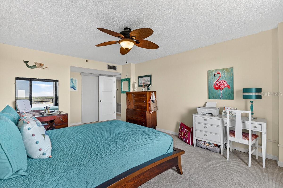 Image 23 of 49 For 1601 Central Avenue 1002