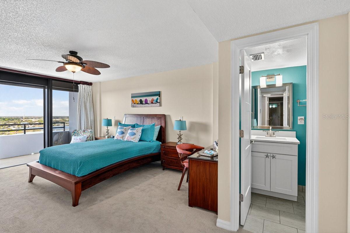 Image 25 of 49 For 1601 Central Avenue 1002