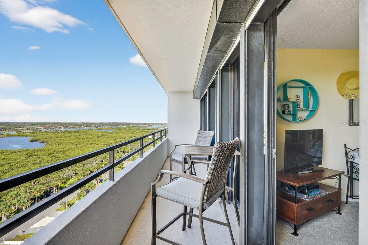 Image 31 of 49 For 1601 Central Avenue 1002