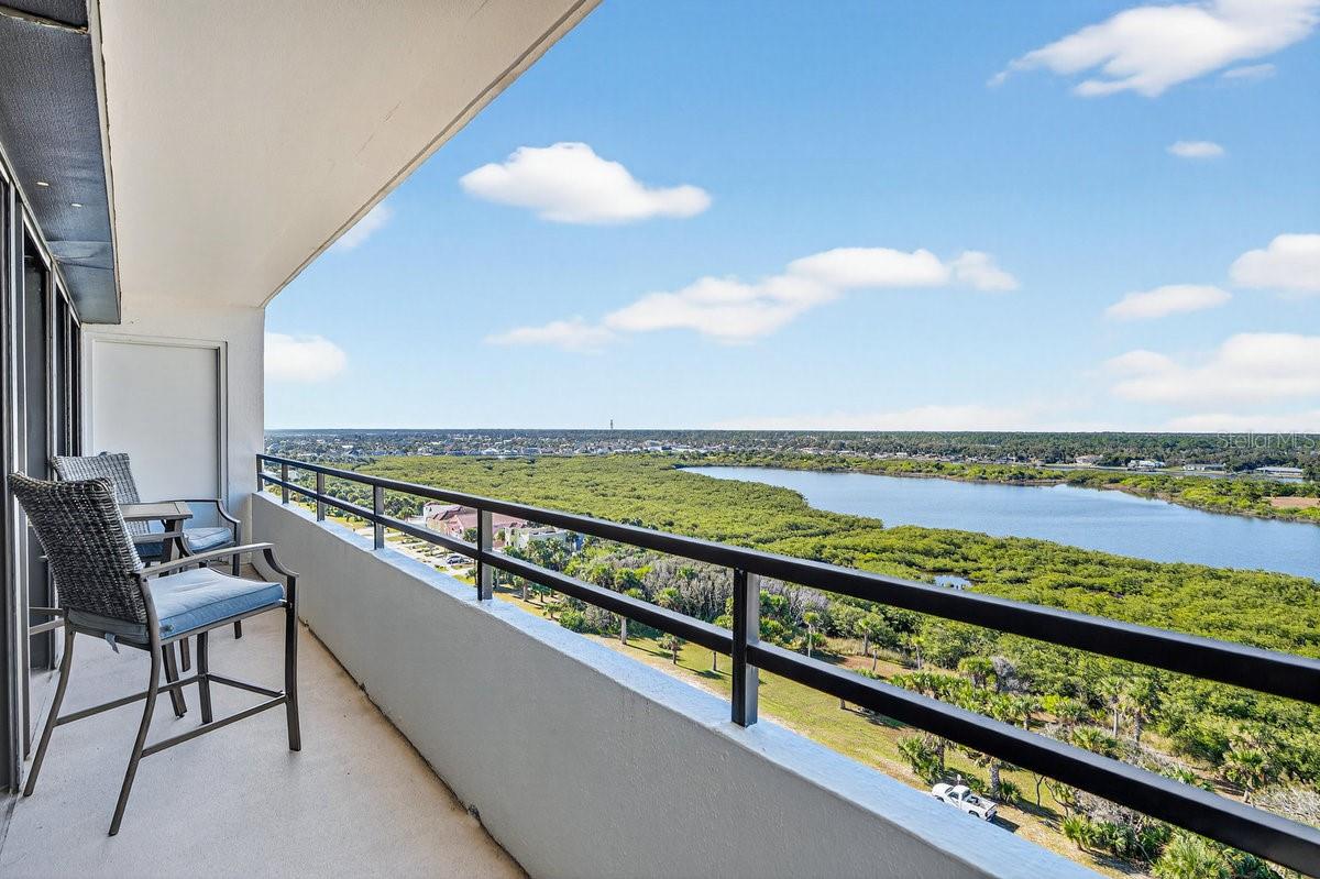 Image 33 of 49 For 1601 Central Avenue 1002