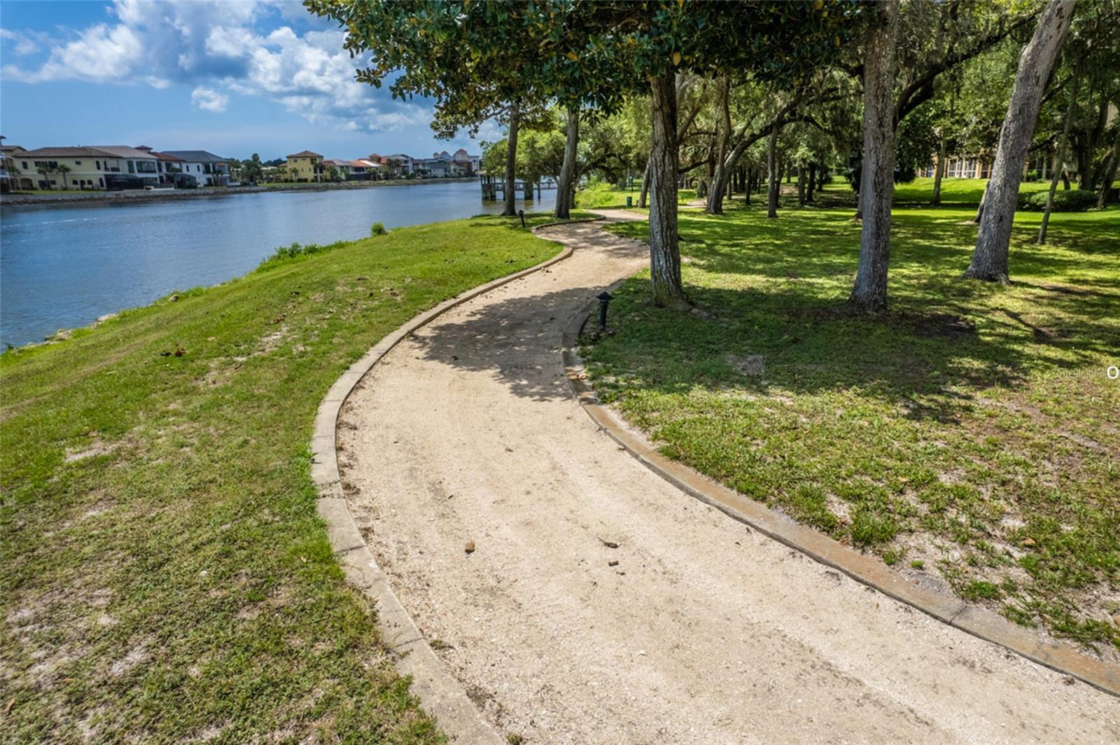 Image 38 of 49 For 35 Riverview Bend S 1825