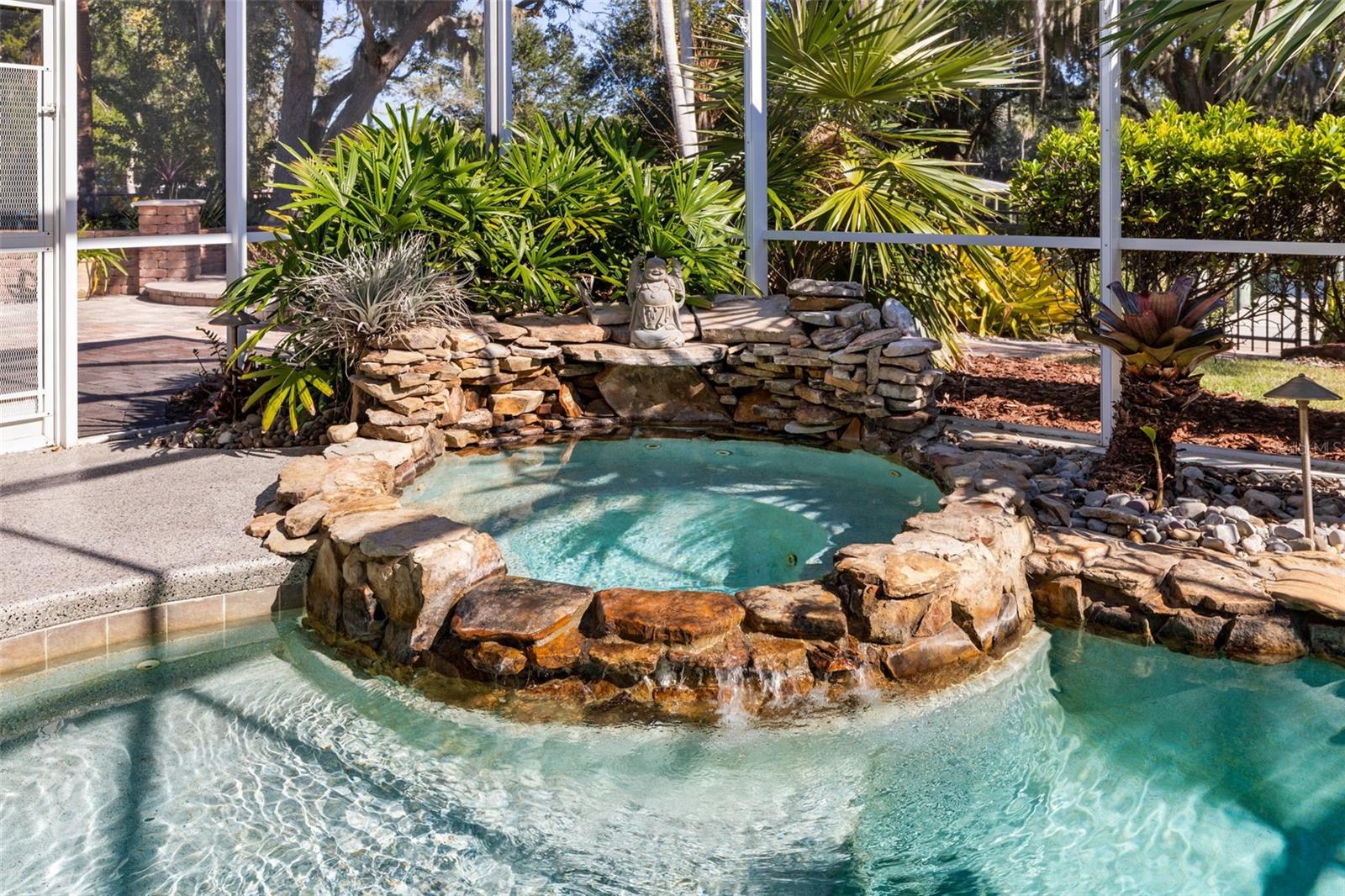 Image 10 of 80 For 46 Old Oak Drive S