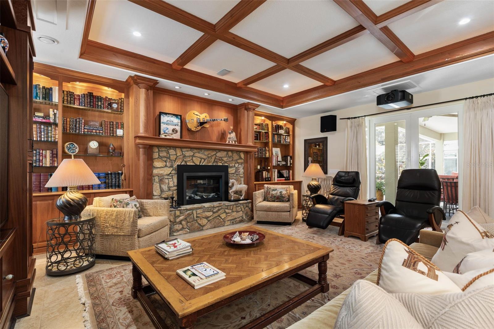 Image 14 of 80 For 46 Old Oak Drive S