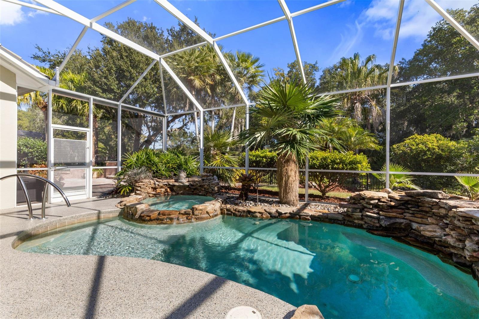 Image 26 of 80 For 46 Old Oak Drive S