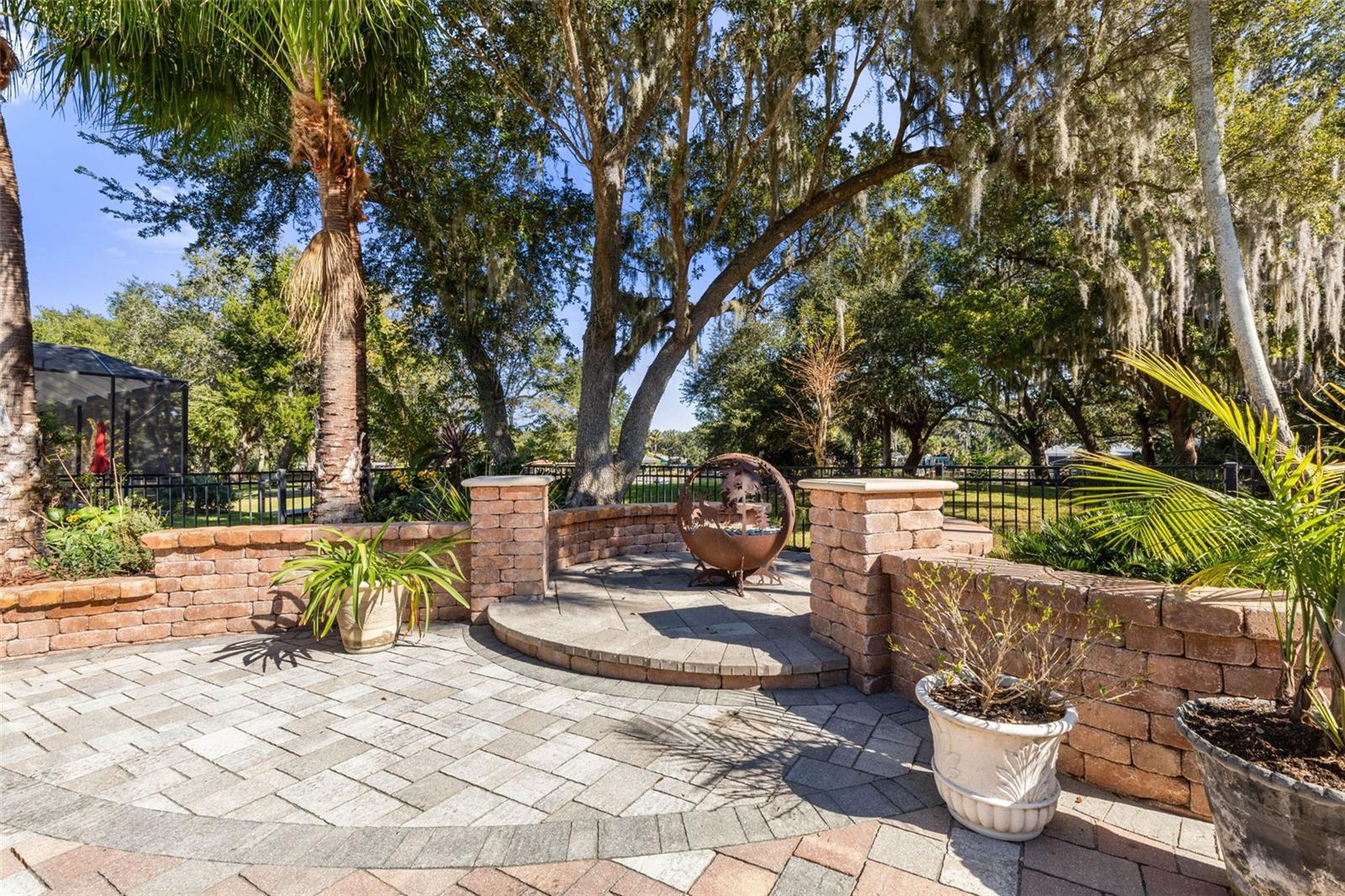 Image 31 of 80 For 46 Old Oak Drive S