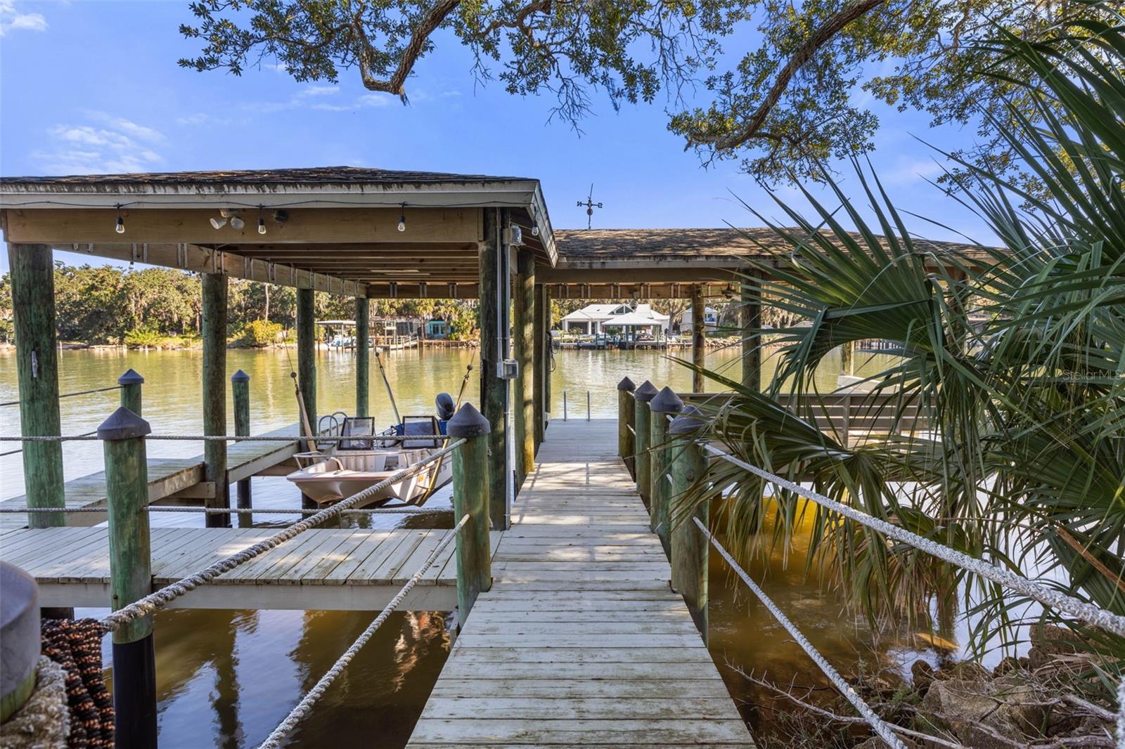 Image 36 of 80 For 46 Old Oak Drive S