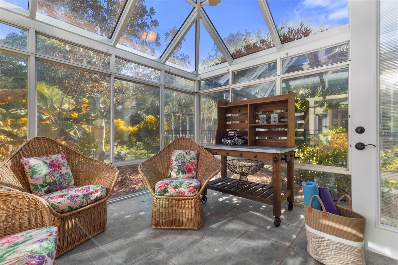 Image 46 of 80 For 46 Old Oak Drive S