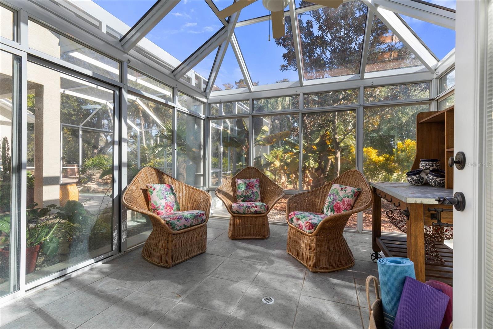 Image 47 of 80 For 46 Old Oak Drive S