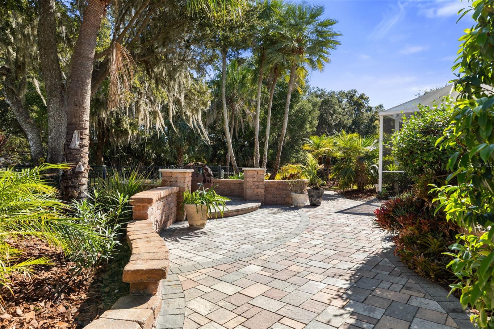 Image 65 of 80 For 46 Old Oak Drive S