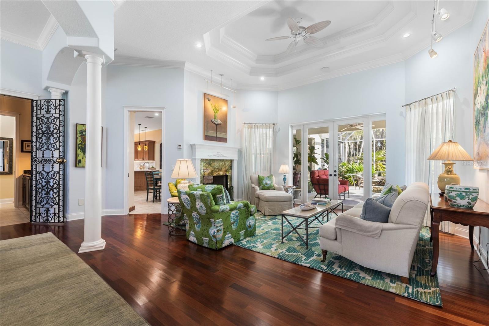 Image 7 of 80 For 46 Old Oak Drive S