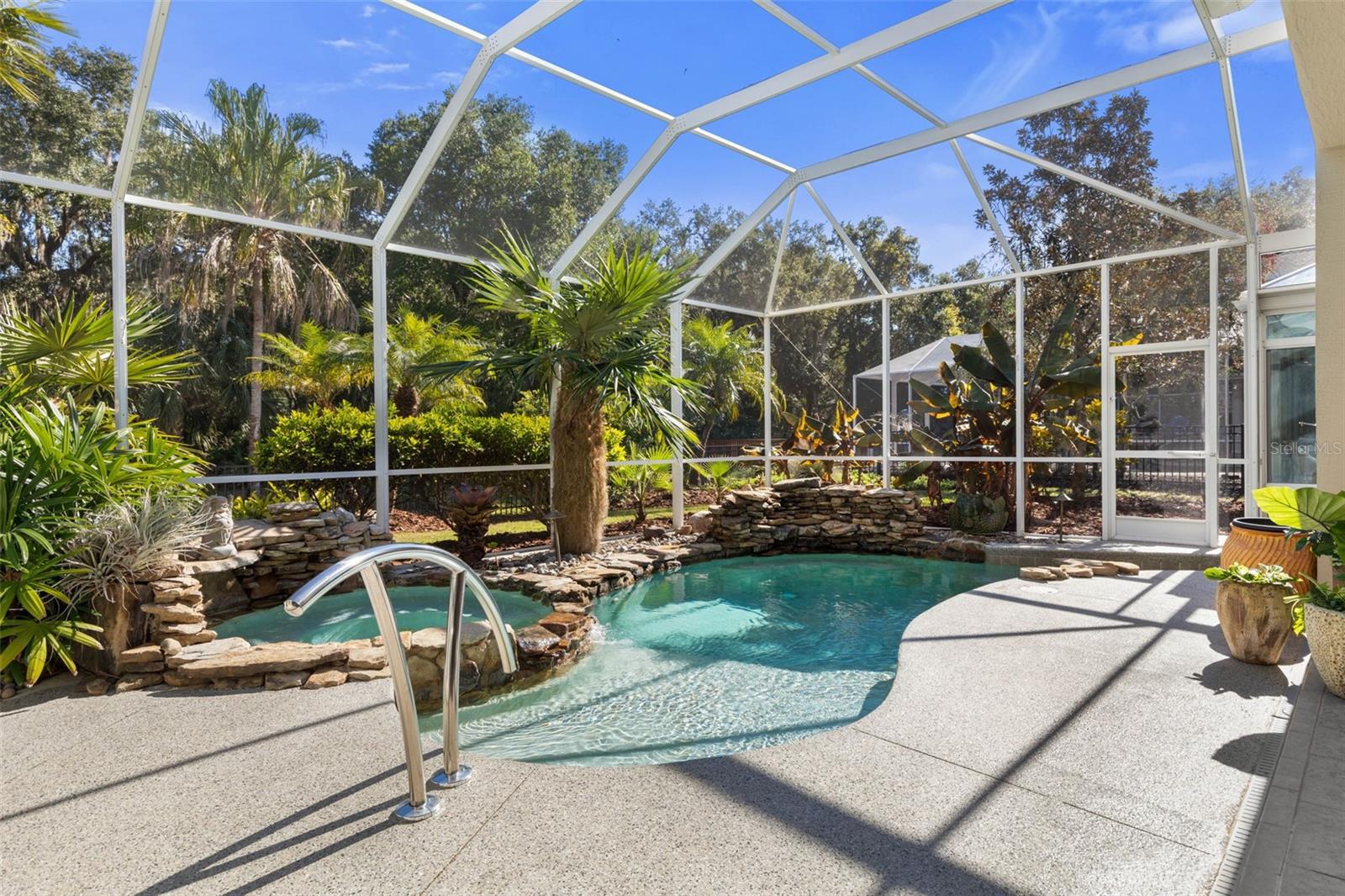 Image 9 of 80 For 46 Old Oak Drive S