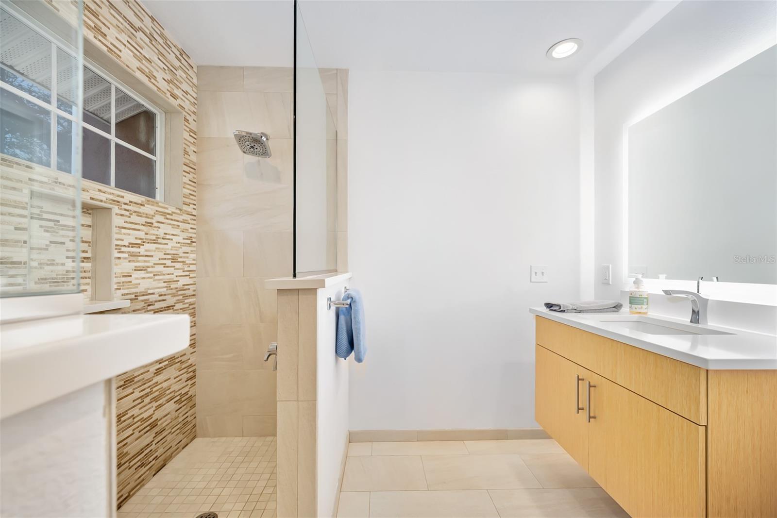 Image 36 of 78 For 2432 Dodge Drive