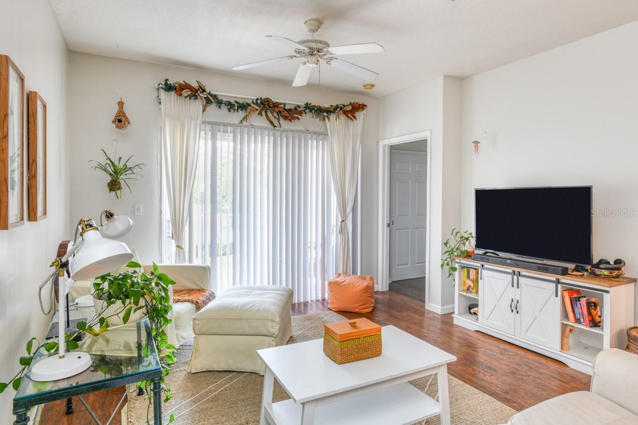 Image 11 of 36 For 605 Fairway Drive 203