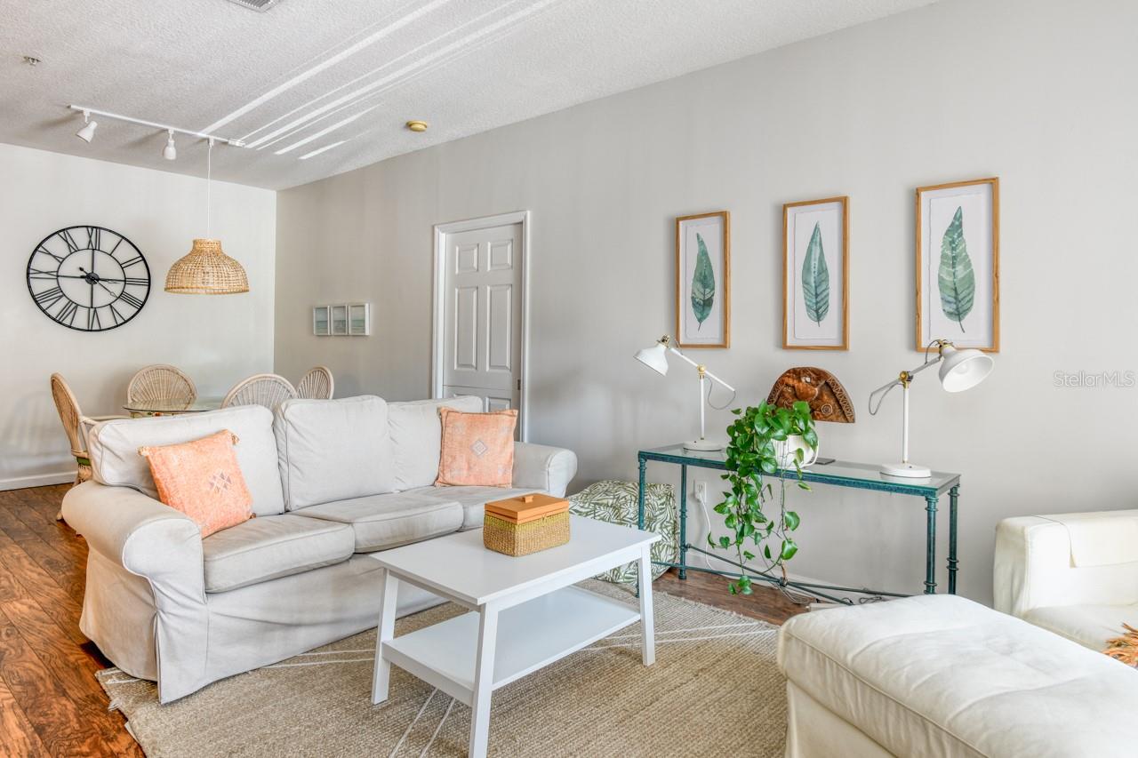 Image 9 of 36 For 605 Fairway Drive 203