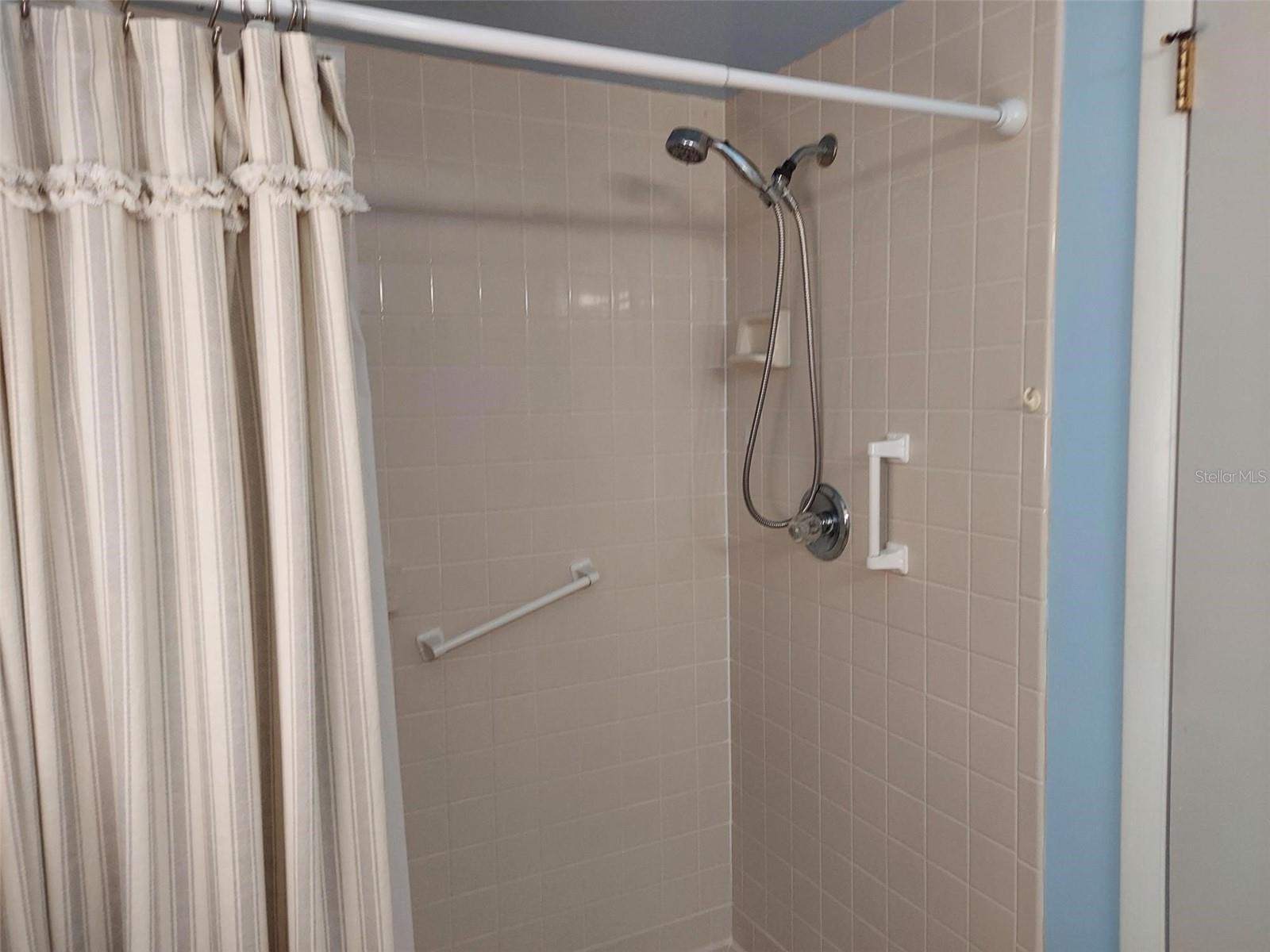 Image 7 of 12 For 47 Lake Forest Place 47