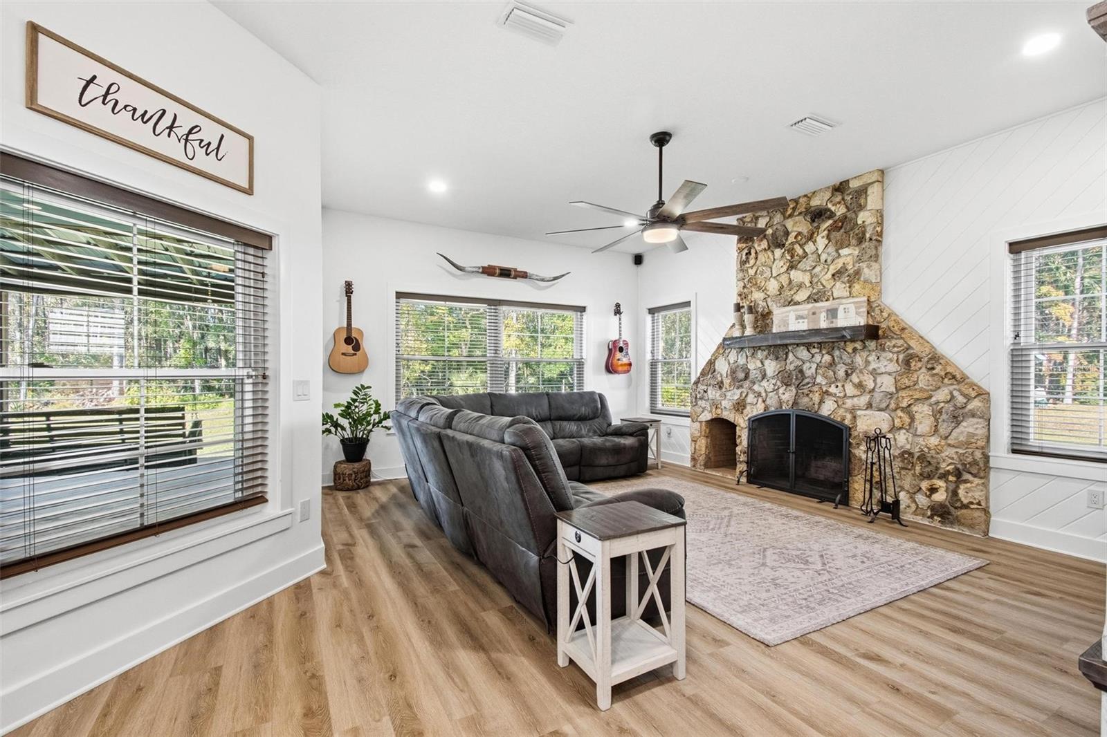 Image 14 of 56 For 928 Gallberry Court