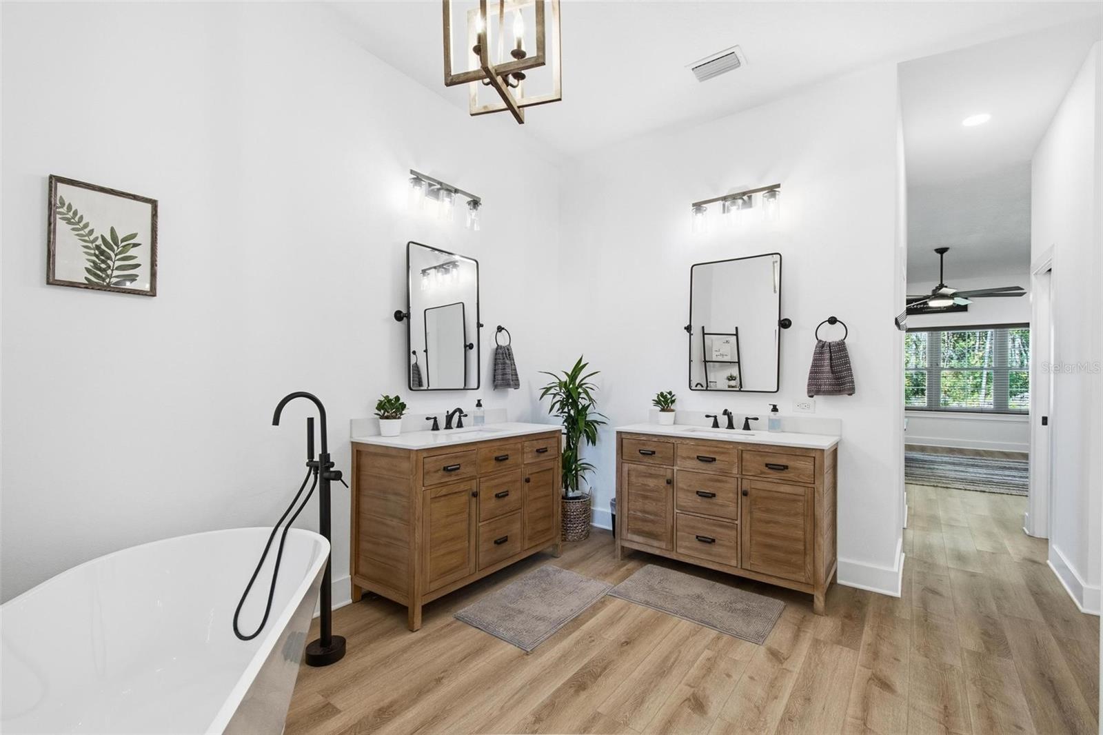 Image 23 of 56 For 928 Gallberry Court