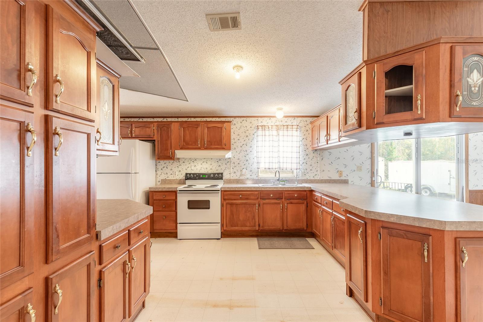 Image 17 of 43 For 2127 Oak Street