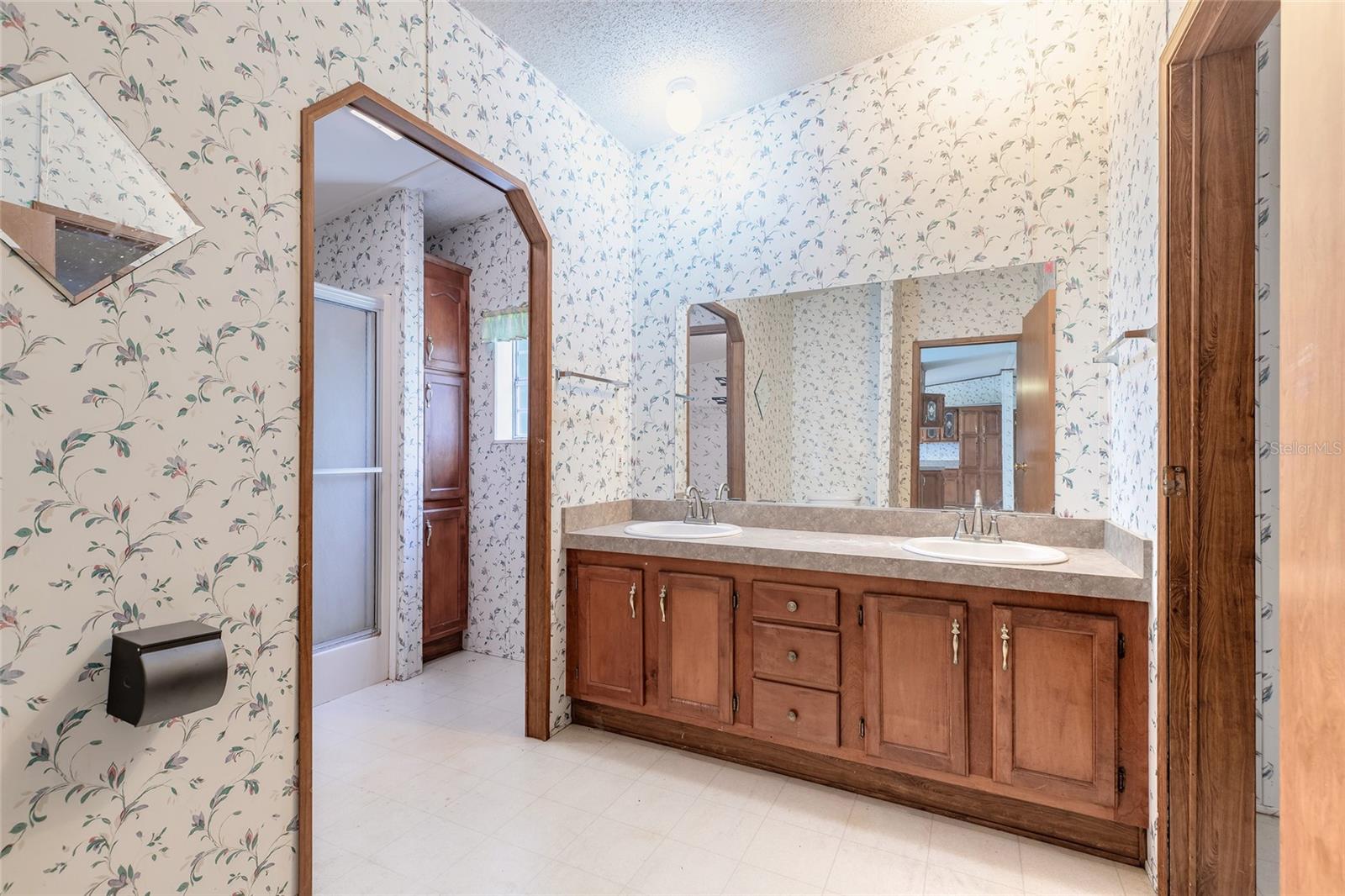 Image 20 of 43 For 2127 Oak Street