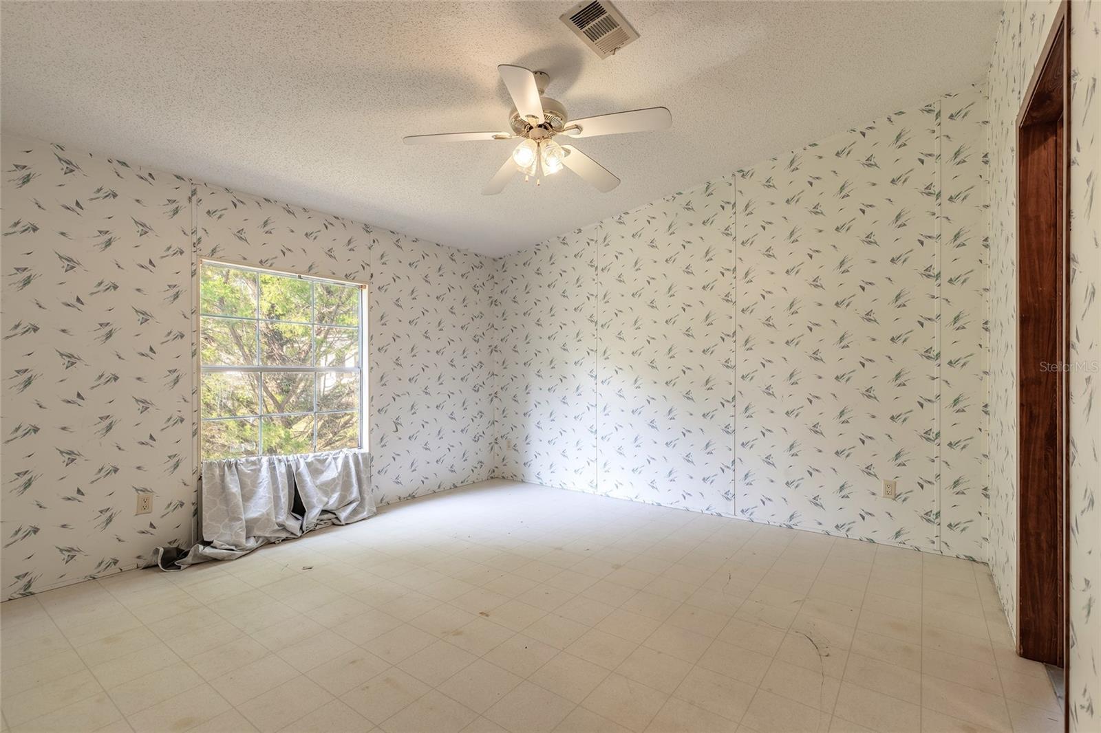 Image 24 of 43 For 2127 Oak Street