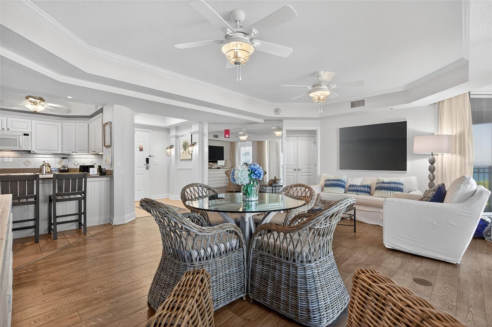 Image 10 of 100 For 200 Ocean Crest Drive 605