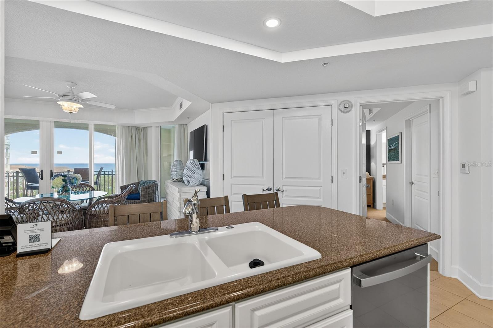 Image 29 of 100 For 200 Ocean Crest Drive 605