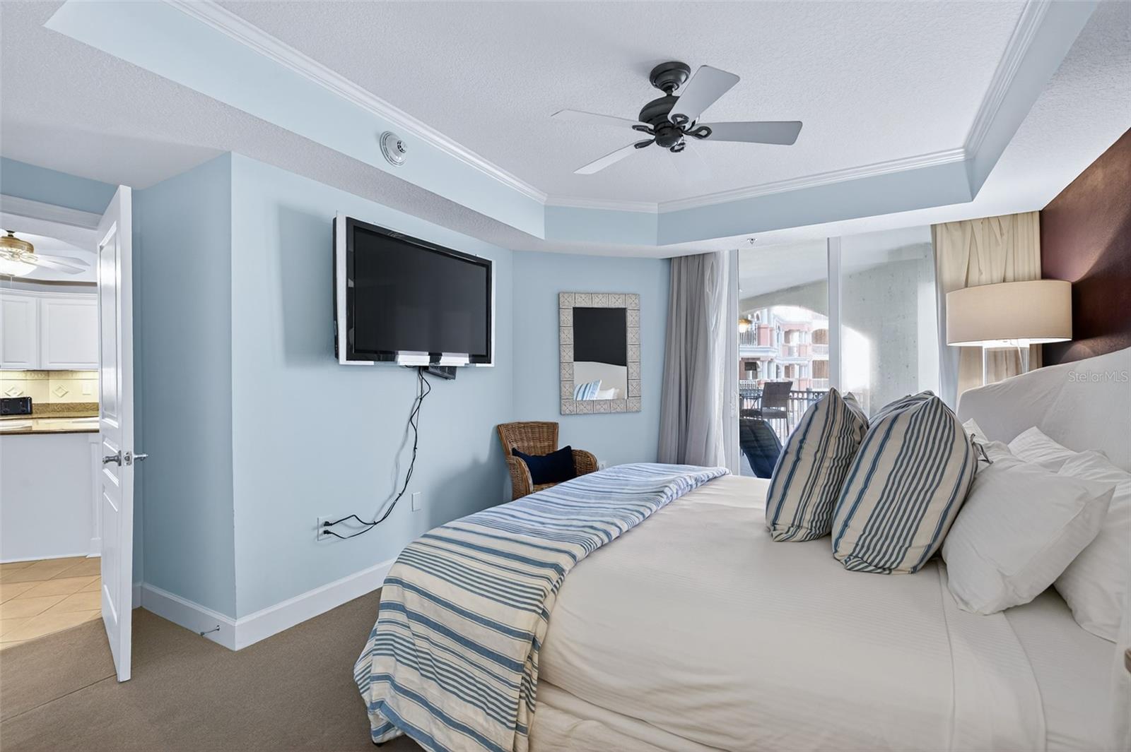 Image 30 of 100 For 200 Ocean Crest Drive 605