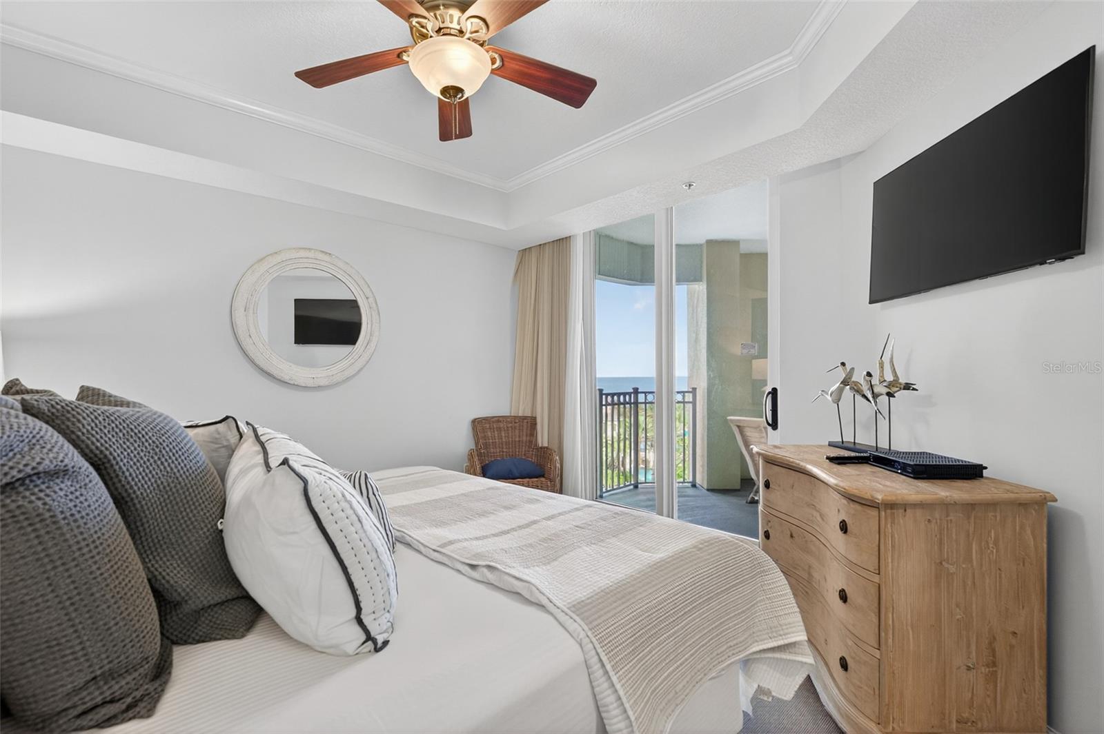 Image 36 of 100 For 200 Ocean Crest Drive 605