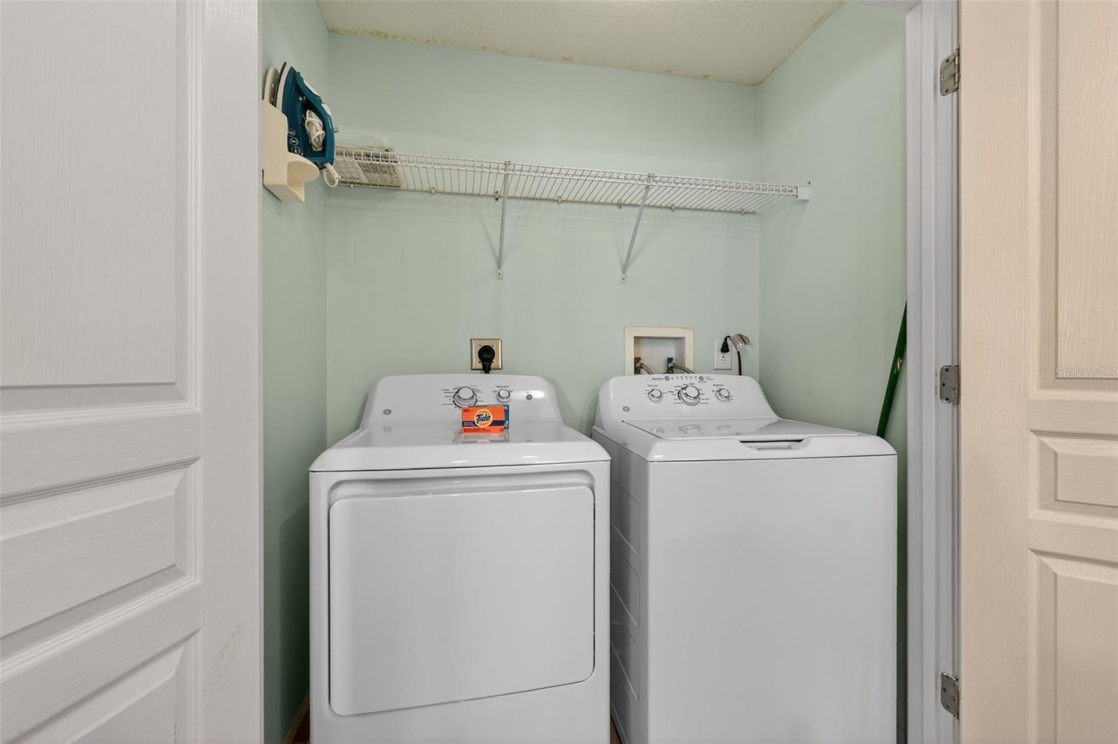 Image 44 of 100 For 200 Ocean Crest Drive 605