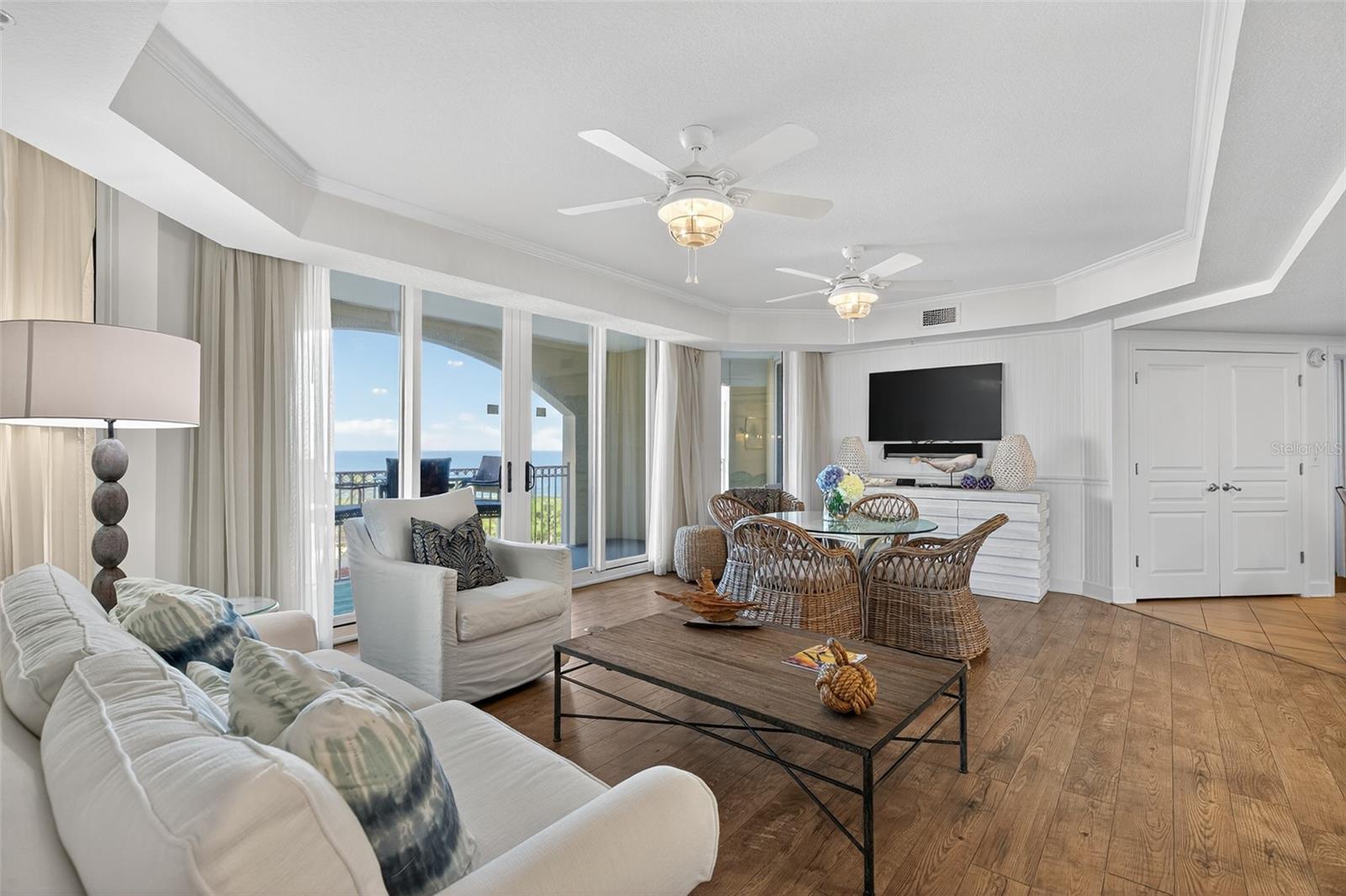 Image 7 of 100 For 200 Ocean Crest Drive 605