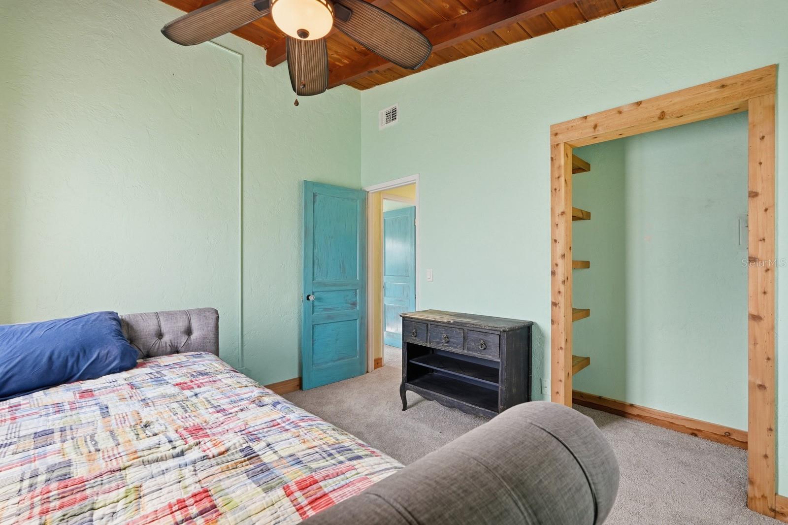 Image 15 of 32 For 119 Essex Drive