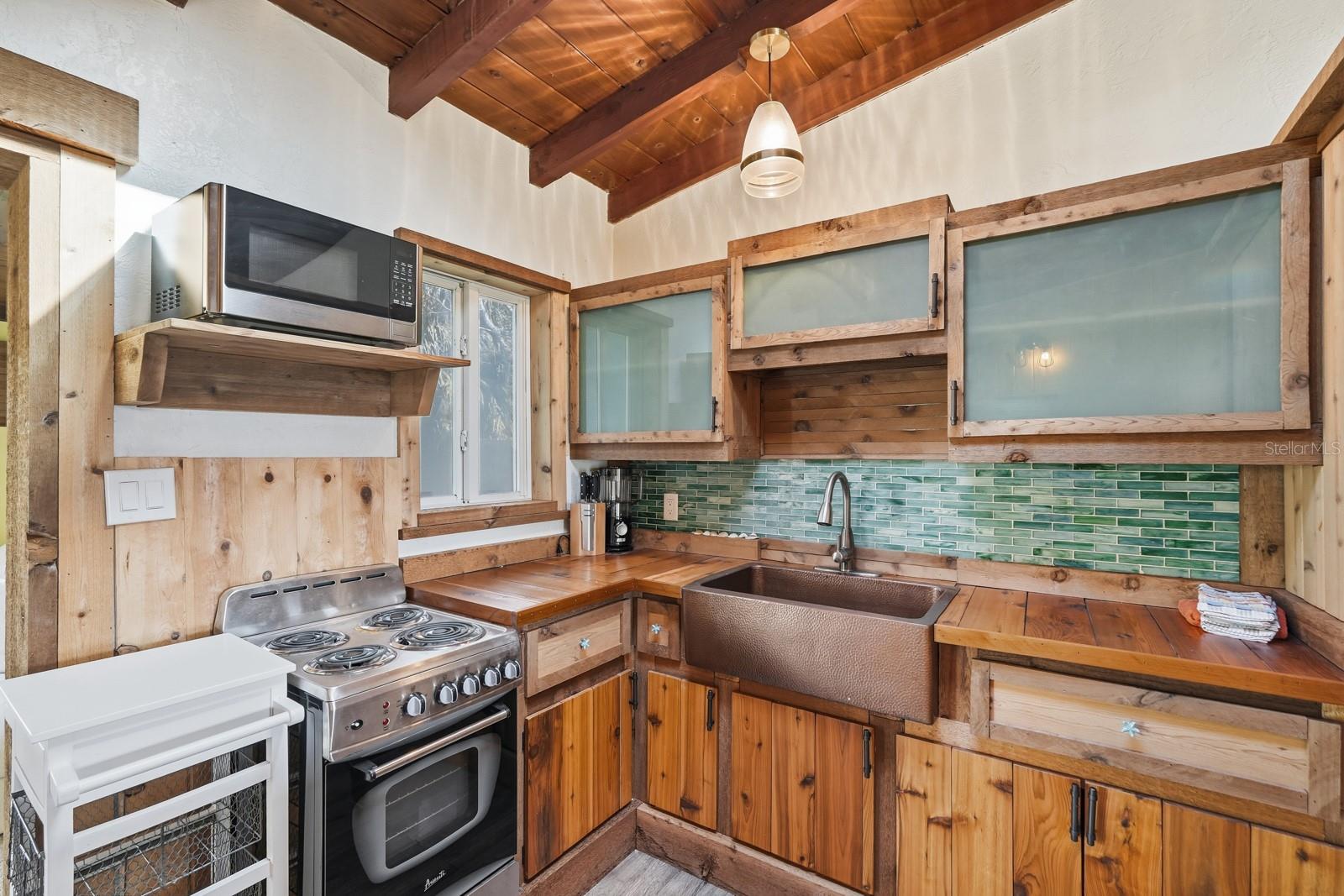 Image 7 of 32 For 119 Essex Drive