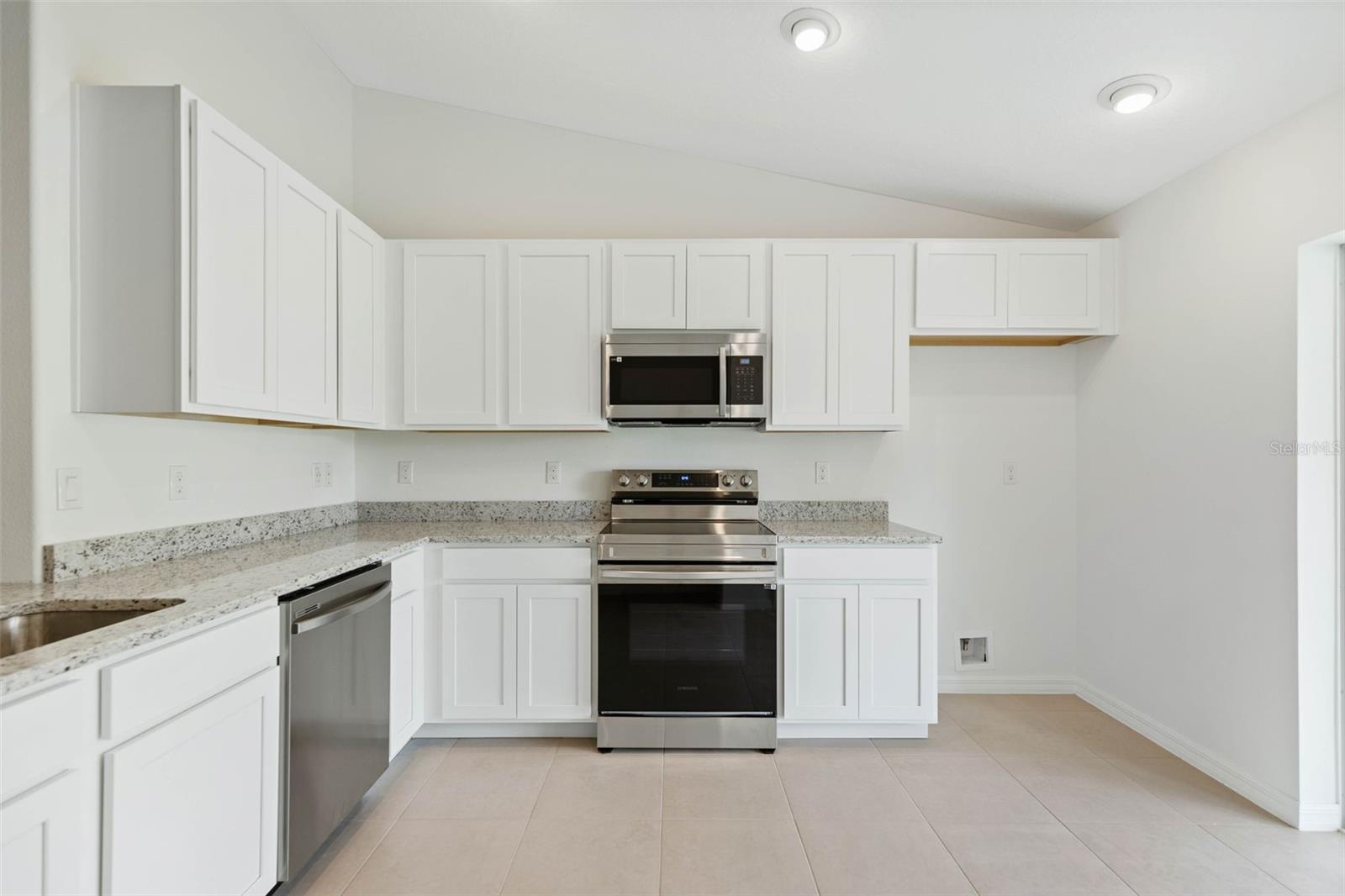 Image 11 of 20 For 20 Buttonwood Lane