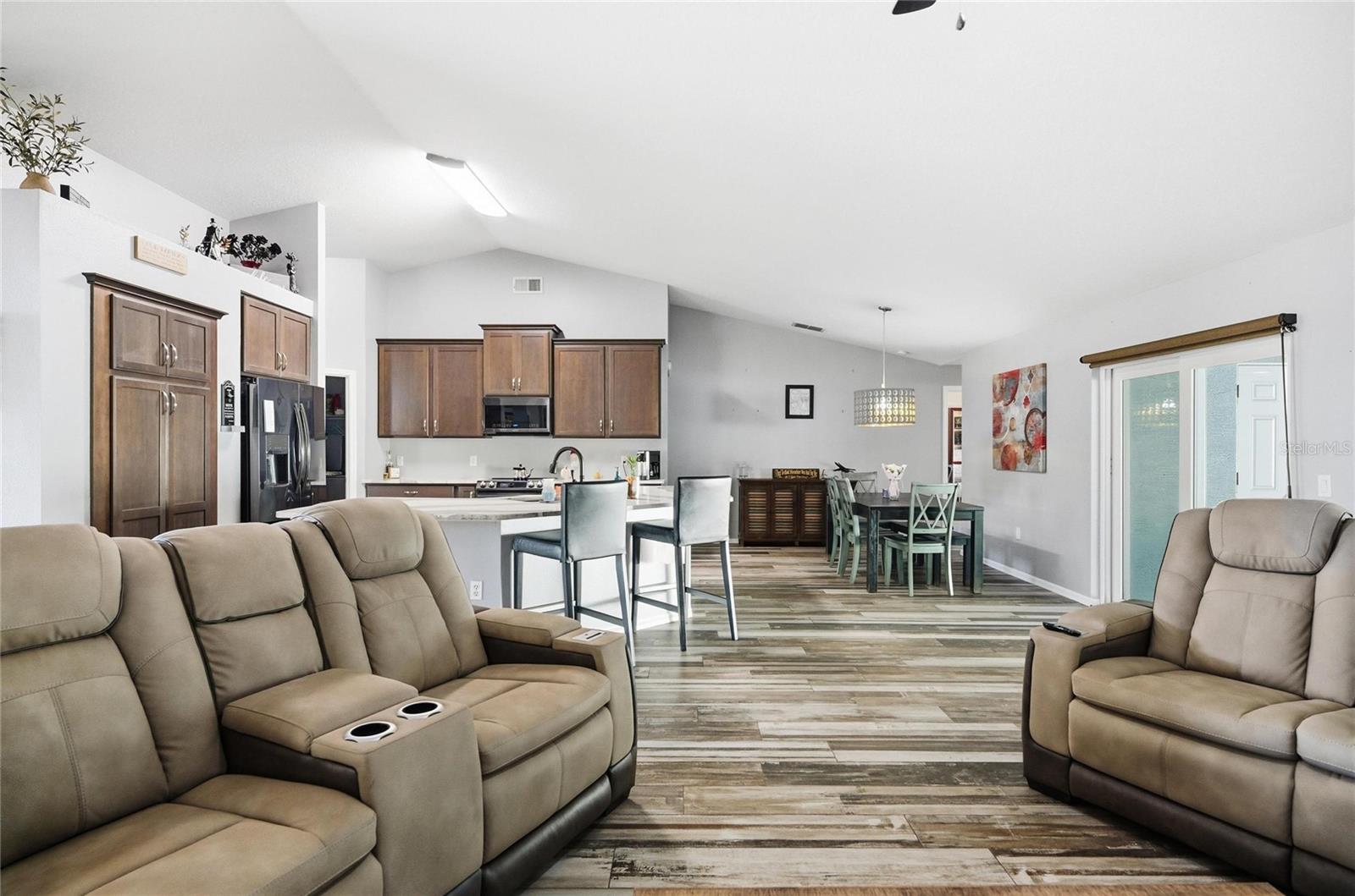 Image 13 of 49 For 28 Biscay Lane