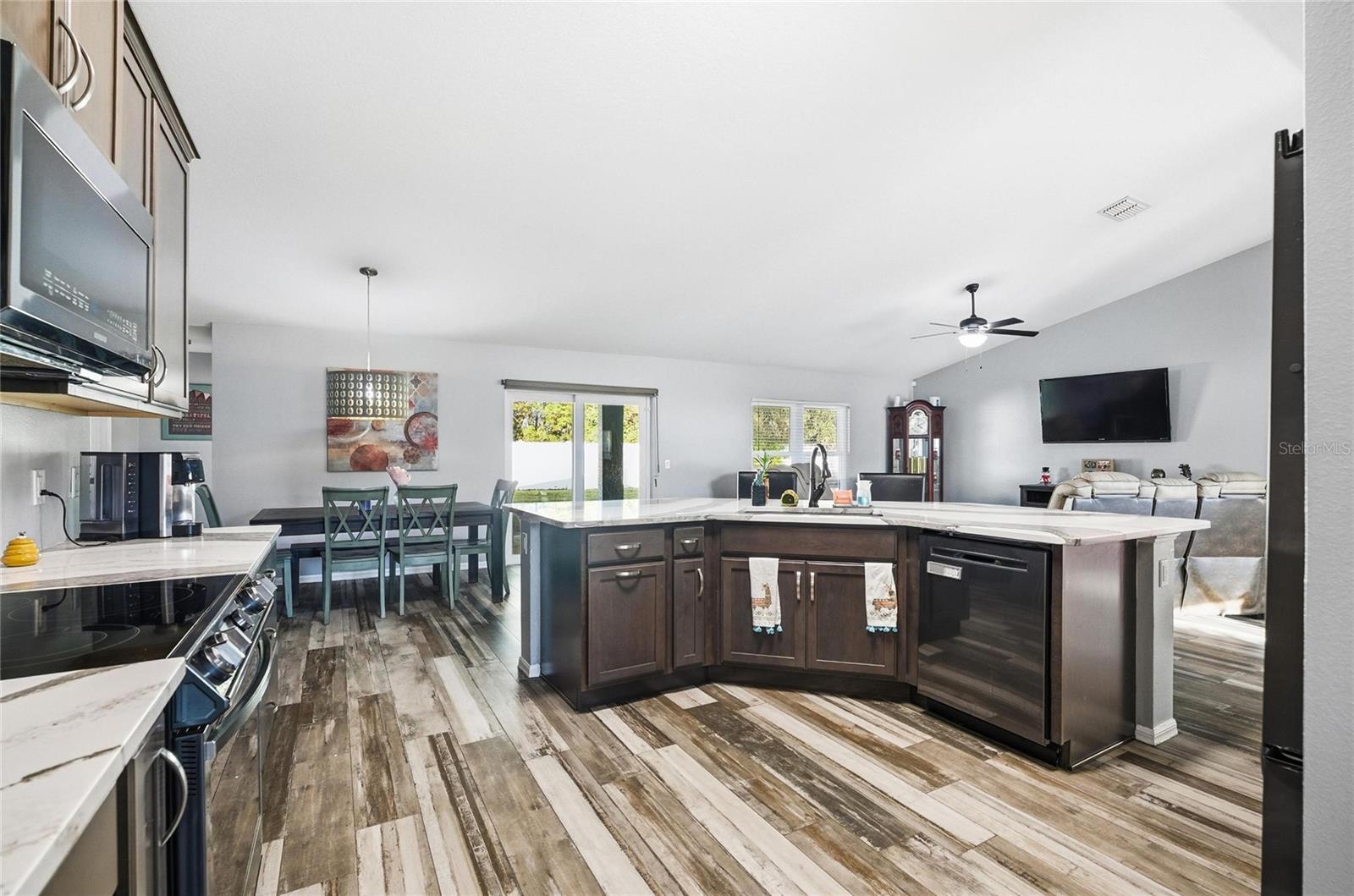 Image 19 of 49 For 28 Biscay Lane