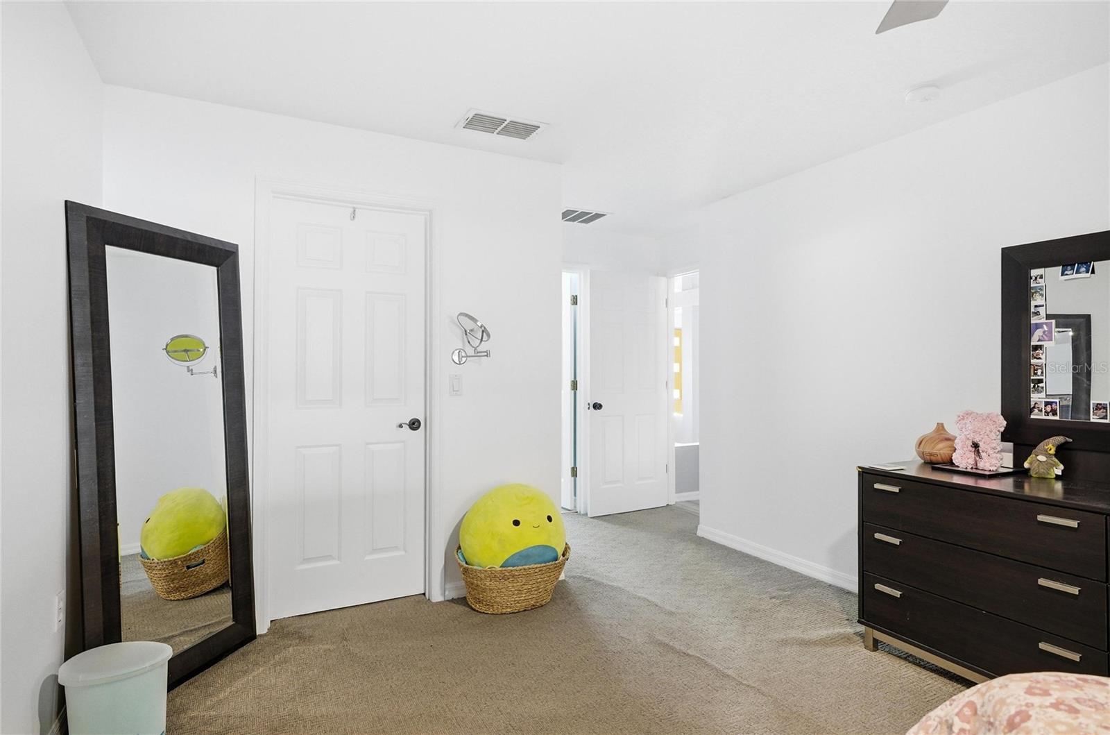 Image 26 of 49 For 28 Biscay Lane