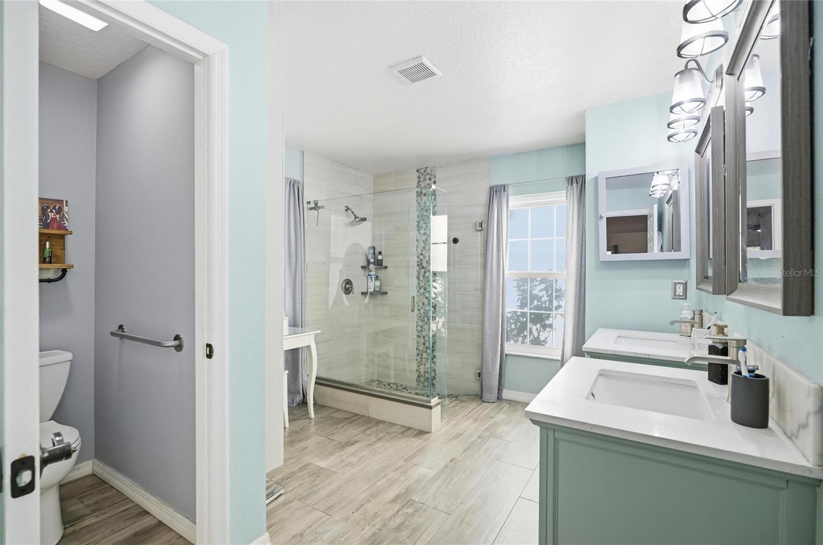 Image 27 of 49 For 28 Biscay Lane