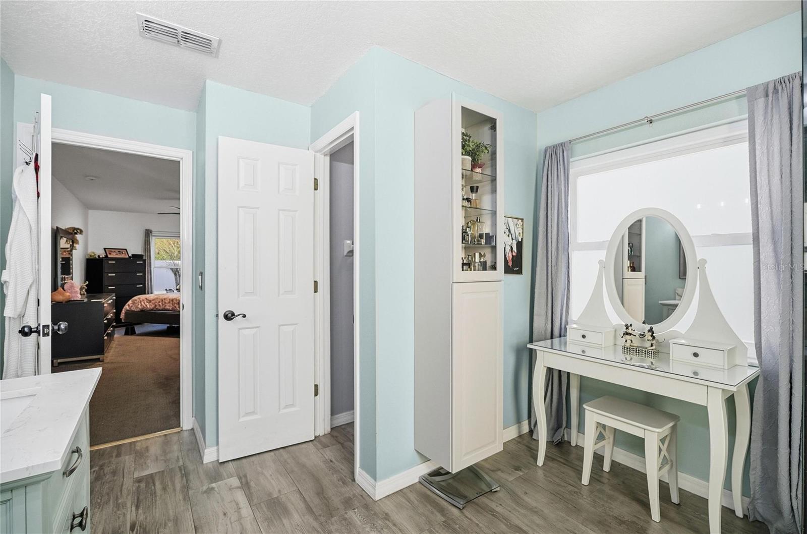 Image 32 of 49 For 28 Biscay Lane