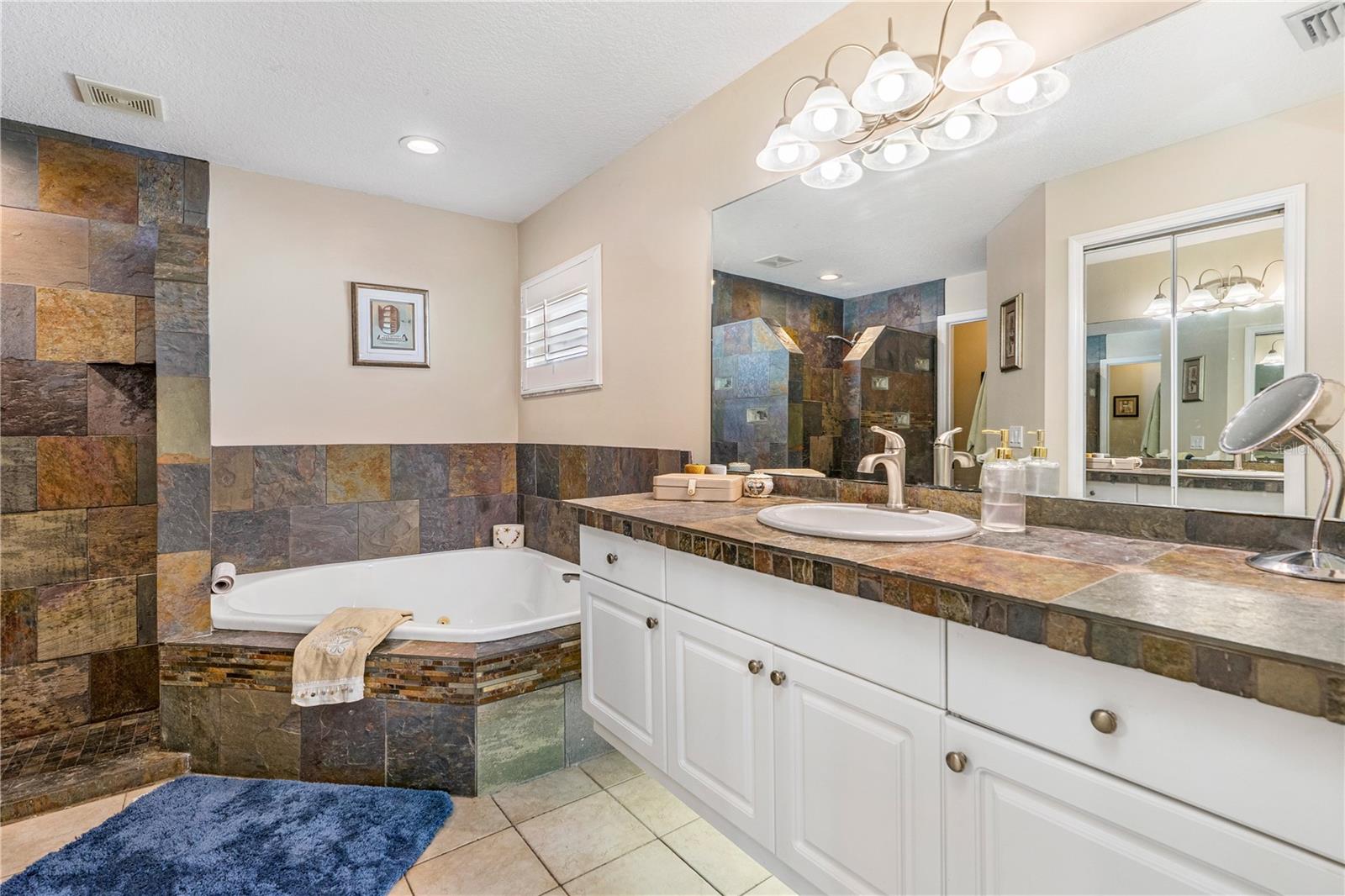 Image 24 of 41 For 6092 Summerlake Drive