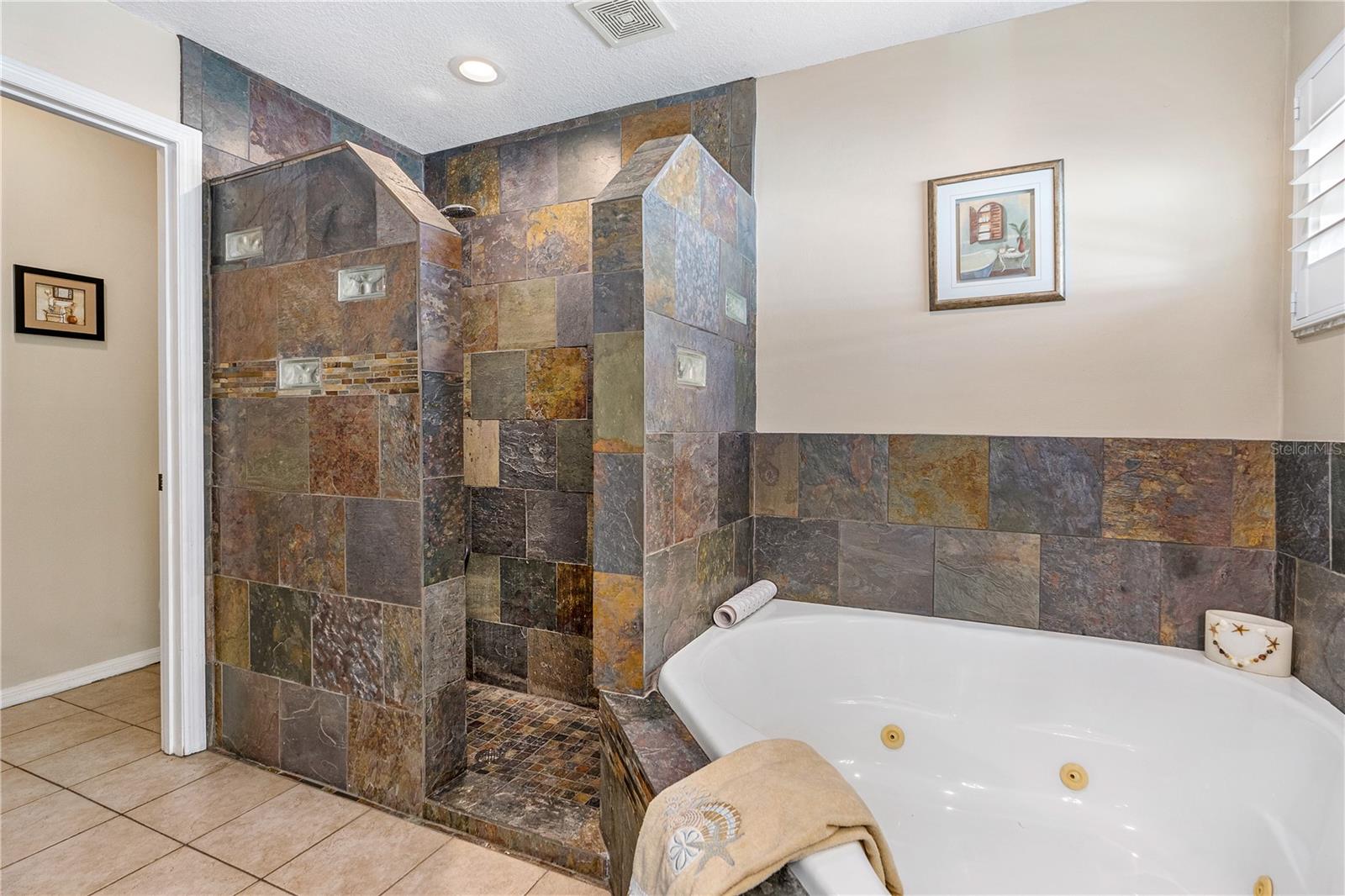 Image 25 of 41 For 6092 Summerlake Drive