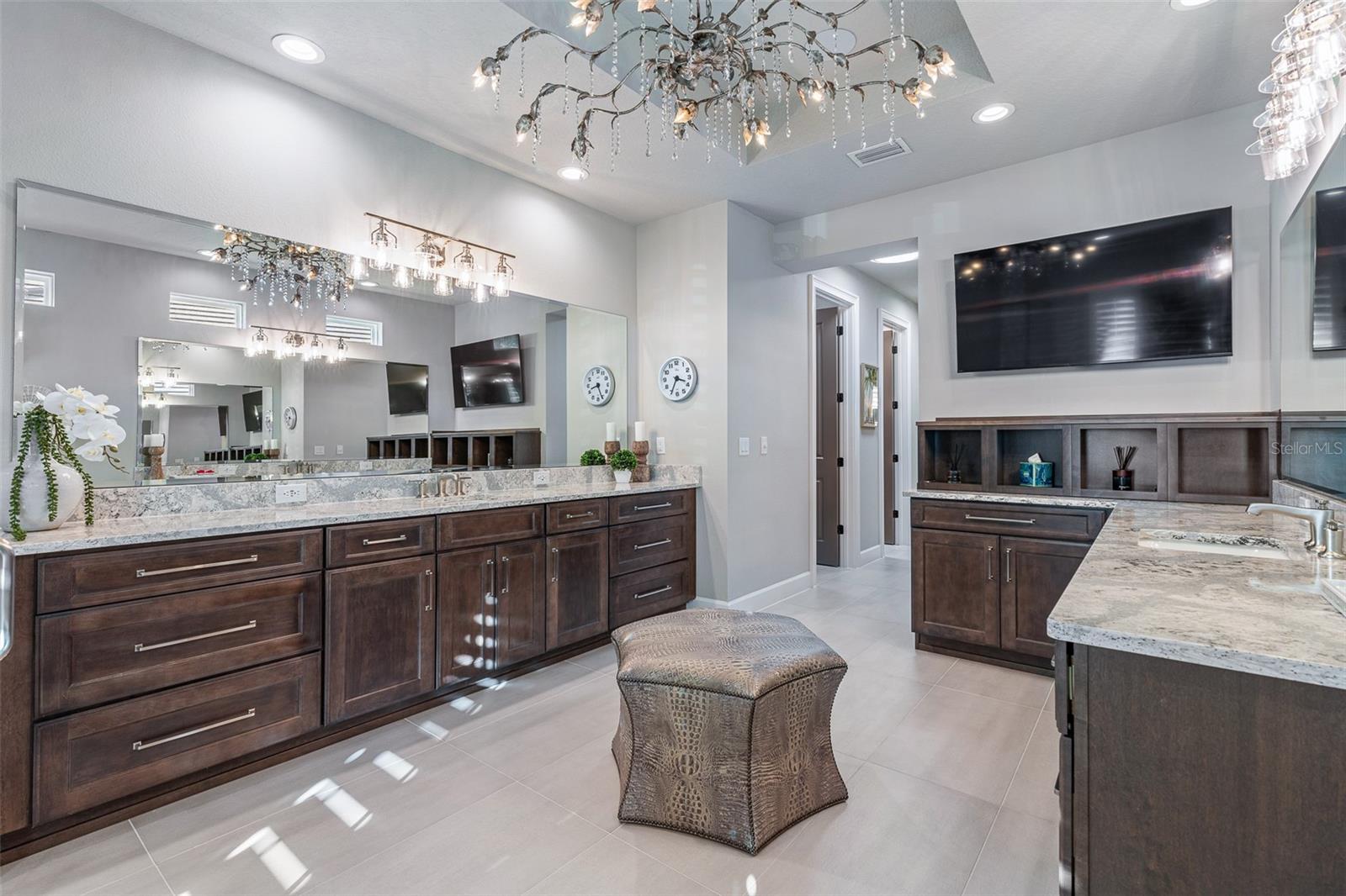 Image 49 of 99 For 264 Stirling Bridge Drive