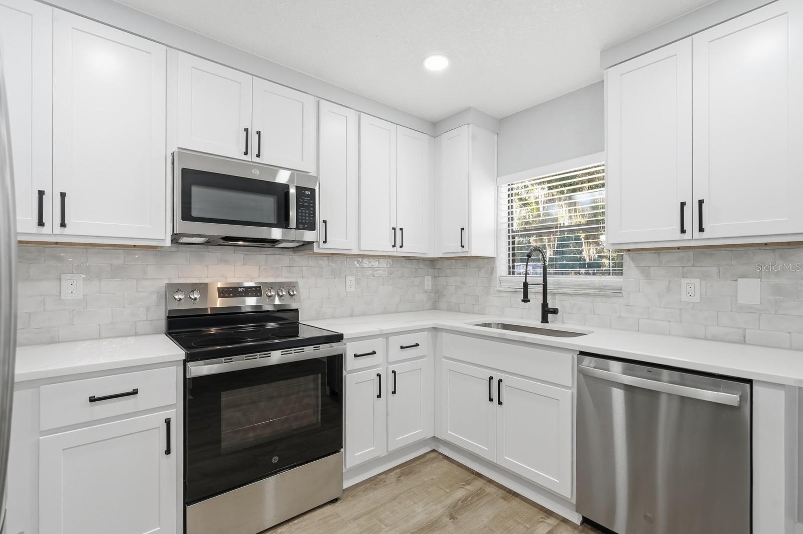 Image 17 of 49 For 341 Alabama Avenue