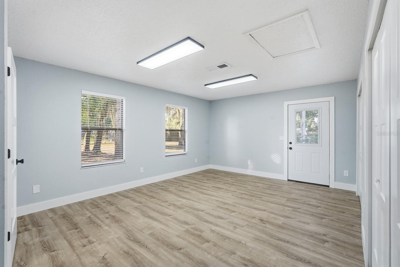 Image 25 of 49 For 341 Alabama Avenue