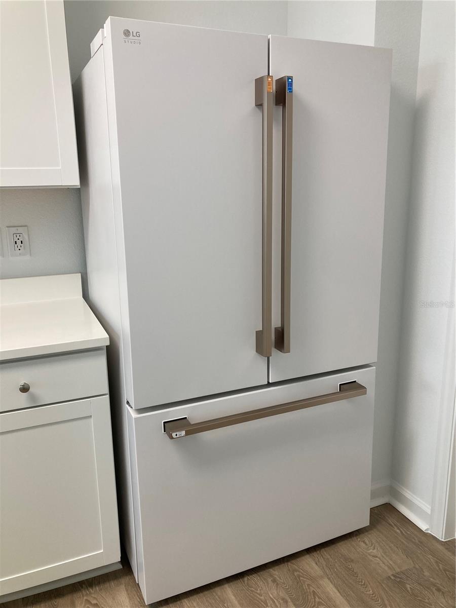 Image 27 of 83 For 280 Last Mango