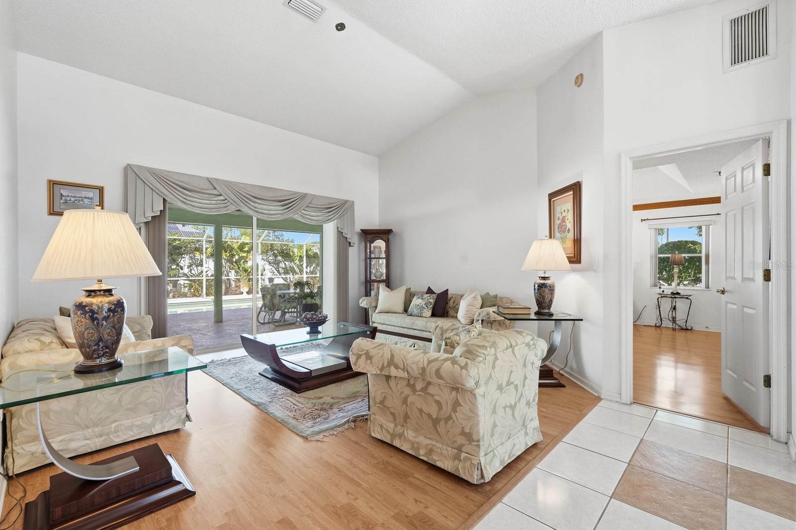 Image 12 of 49 For 33 Poinsettia Lane