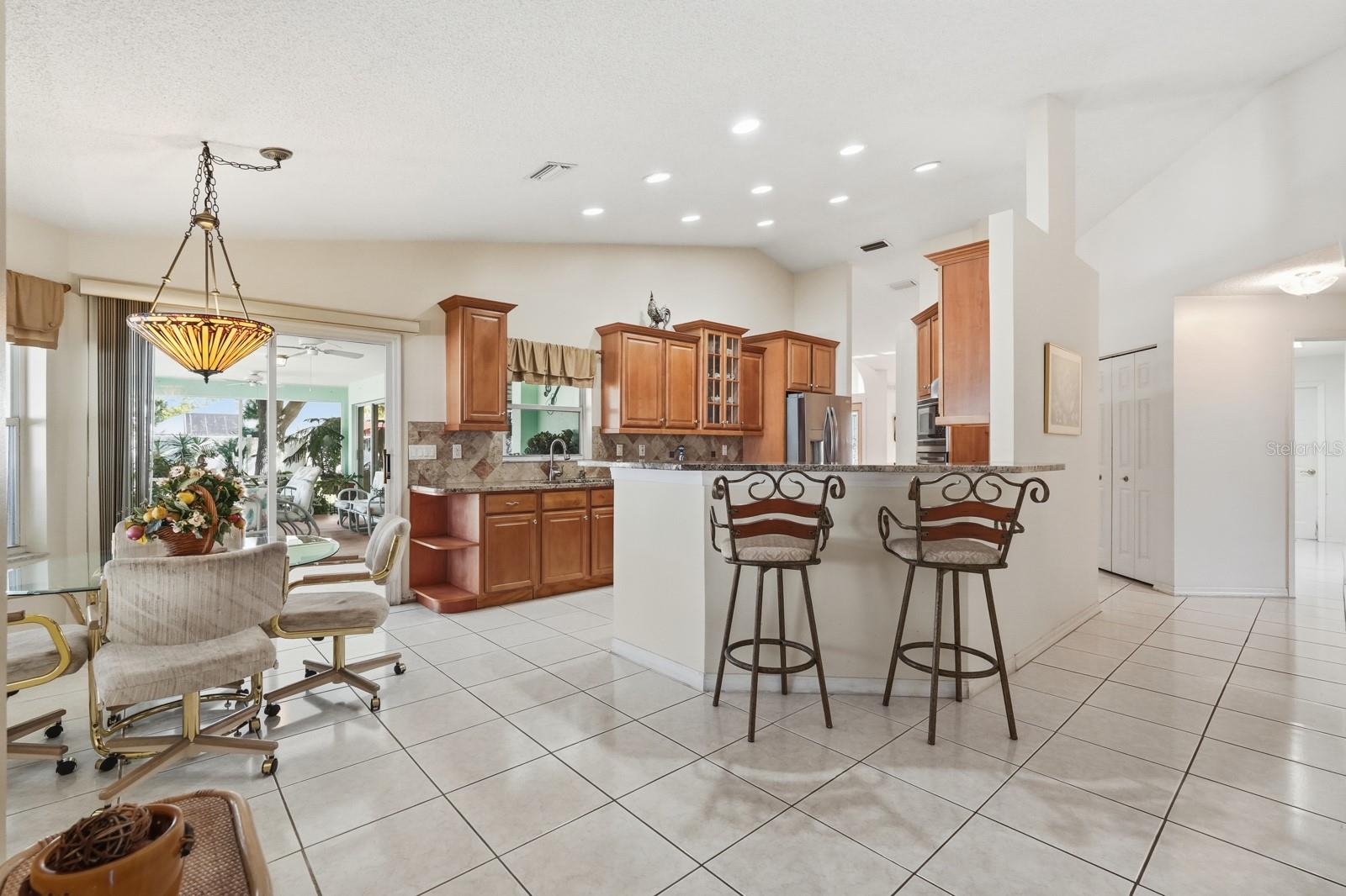 Image 19 of 49 For 33 Poinsettia Lane