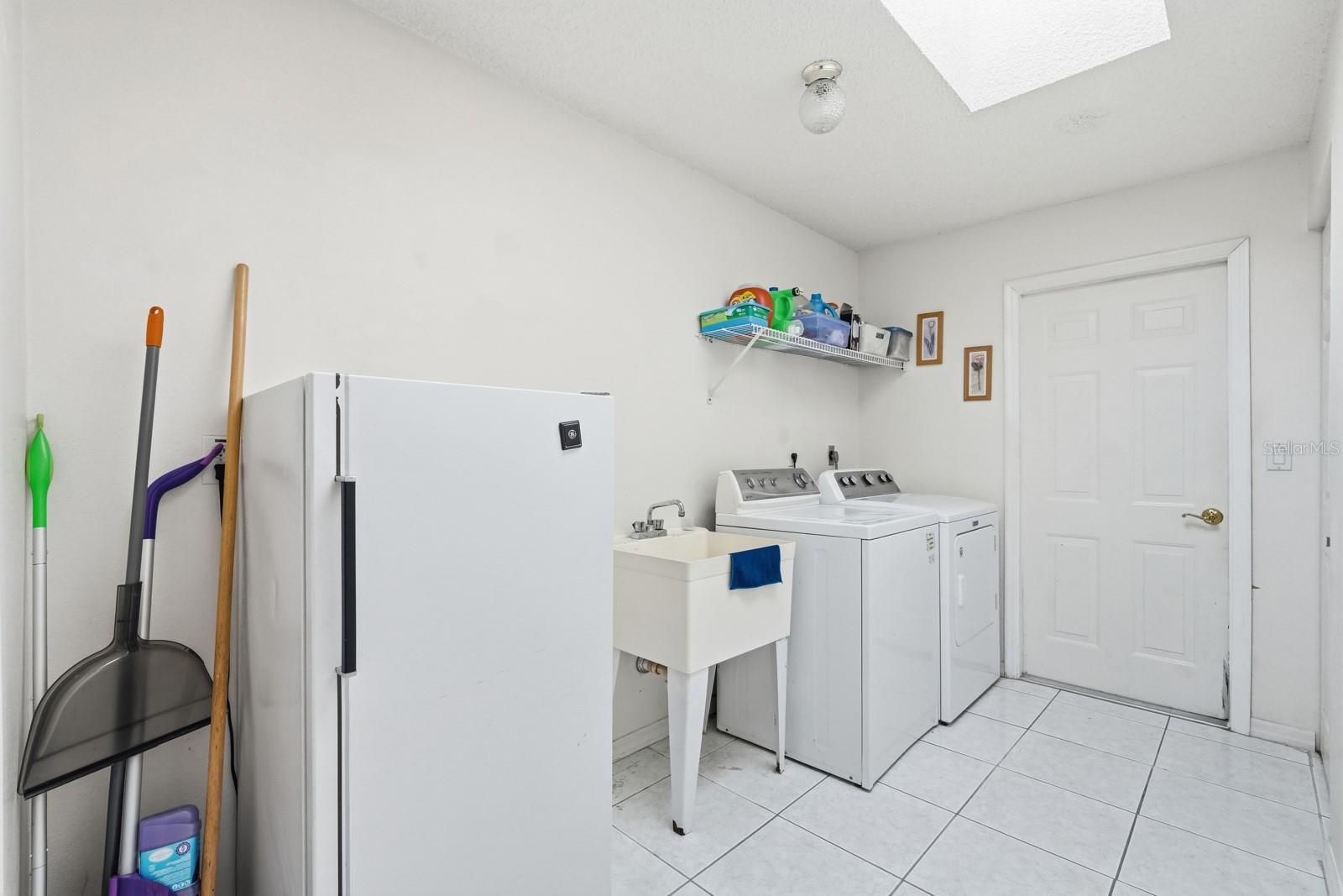 Image 21 of 49 For 33 Poinsettia Lane